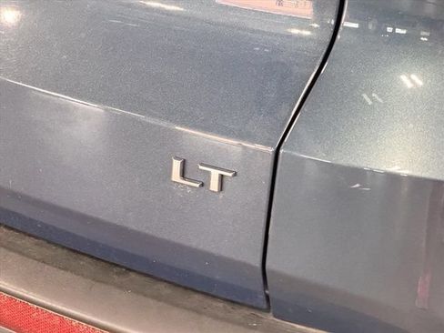 Used 2024 Chevrolet Traverse LT w/ LPO, Floor Liner Package FWD image 11