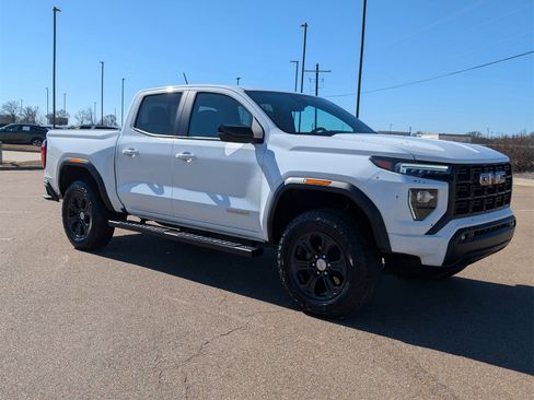 Used 2024 GMC Canyon Elevation w/ Elevation Premium Package image 3