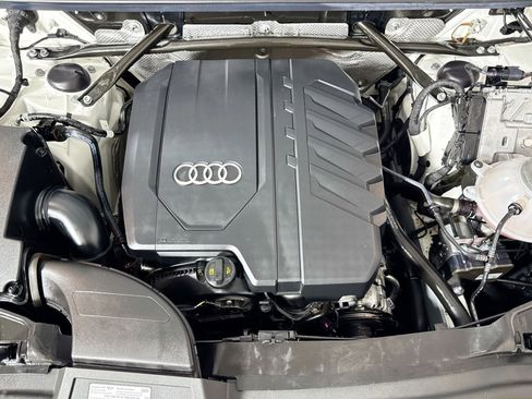 Used 2022 Audi Q5 2.0T Premium w/ Convenience Package AWD/4WD image 29