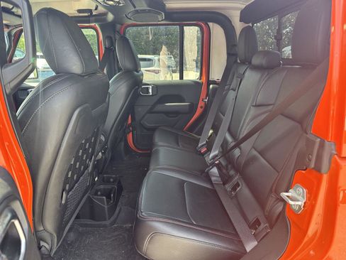 Used 2023 Jeep Gladiator Rubicon image 15