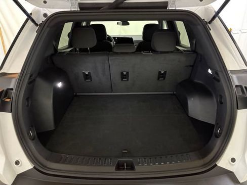 Used 2025 Chevrolet Equinox LT FWD image 11