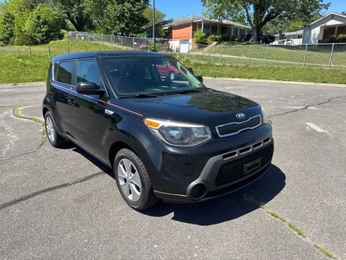 Used 2016 Kia Soul FWD image 2