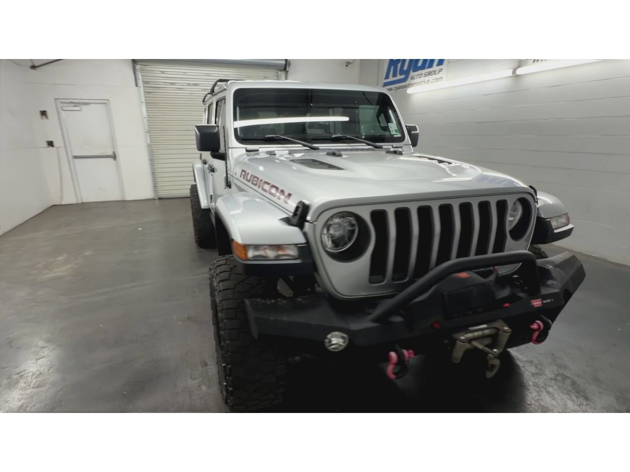 Used 2023 Jeep Wrangler Unlimited Rubicon w/ Cold Weather Group AWD/4WD image 3