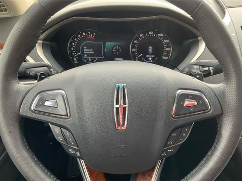 Used 2014 Lincoln MKZ image 16
