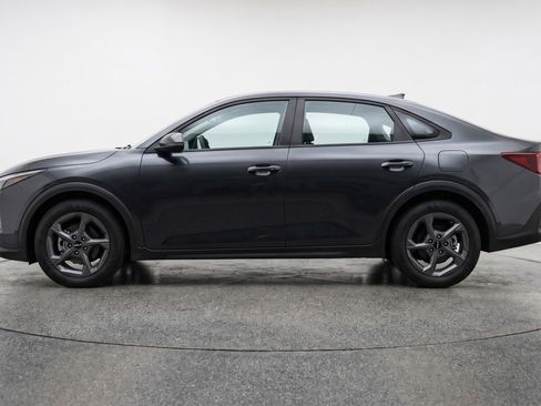 Used 2025 Kia K4 LXS image 5