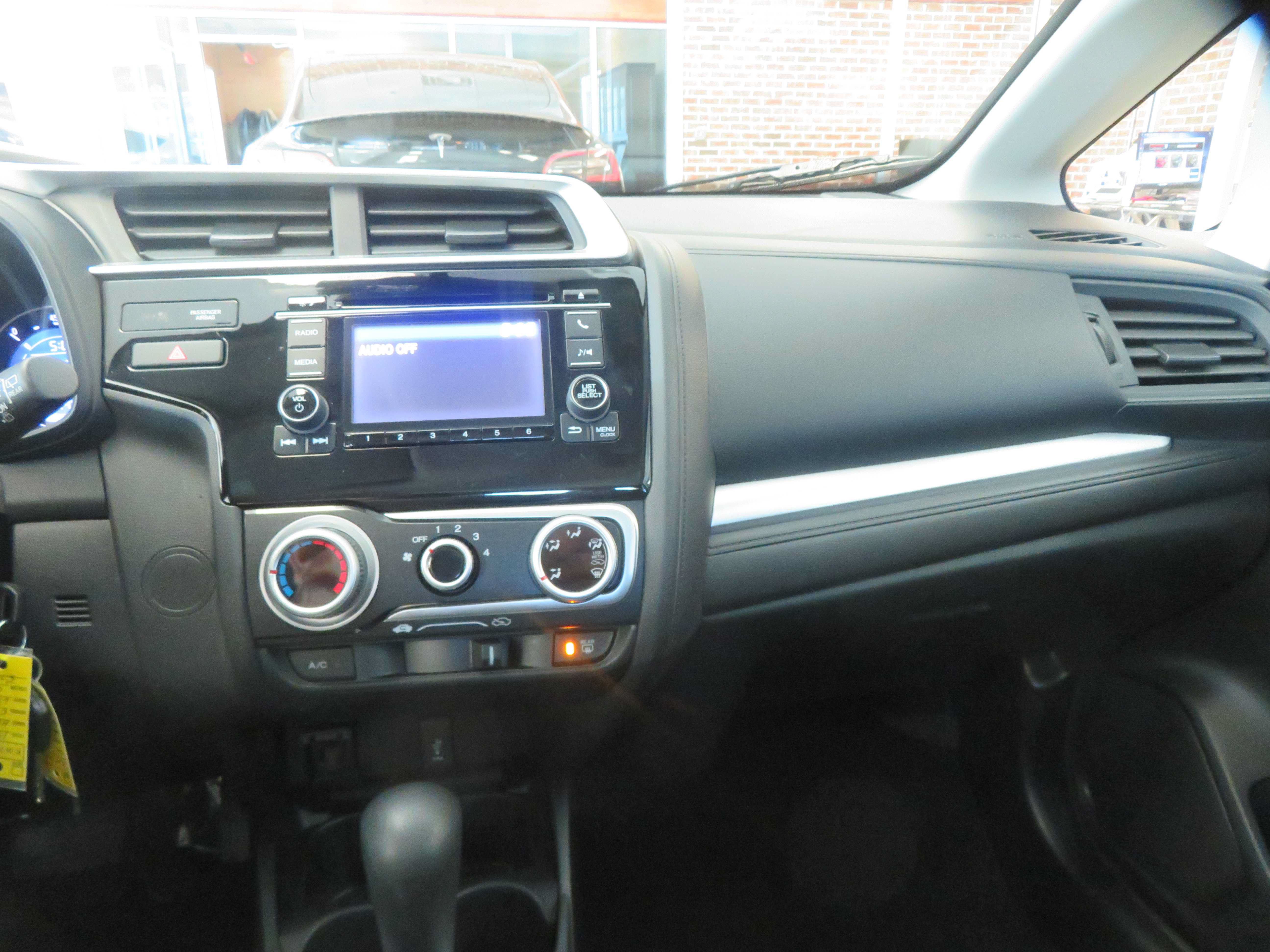 Used 2019 Honda Fit LX image 37