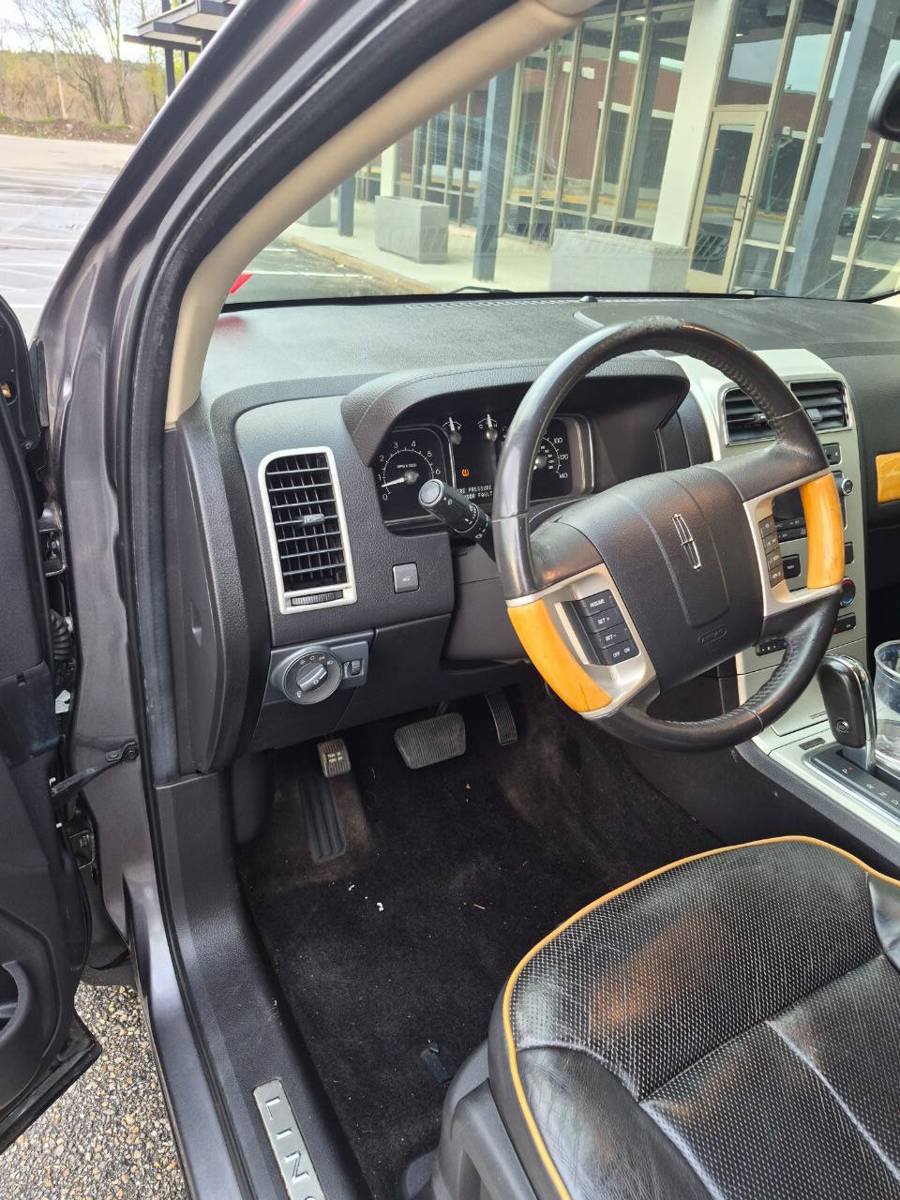 Used 2010 Lincoln MKX AWD image 14