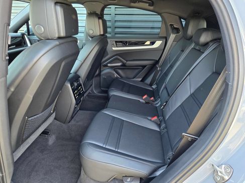 New 2026 Porsche Cayenne Coupe AWD/4WD image 19