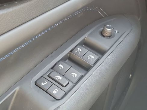 New 2026 Jeep Compass Latitude AWD/4WD image 33