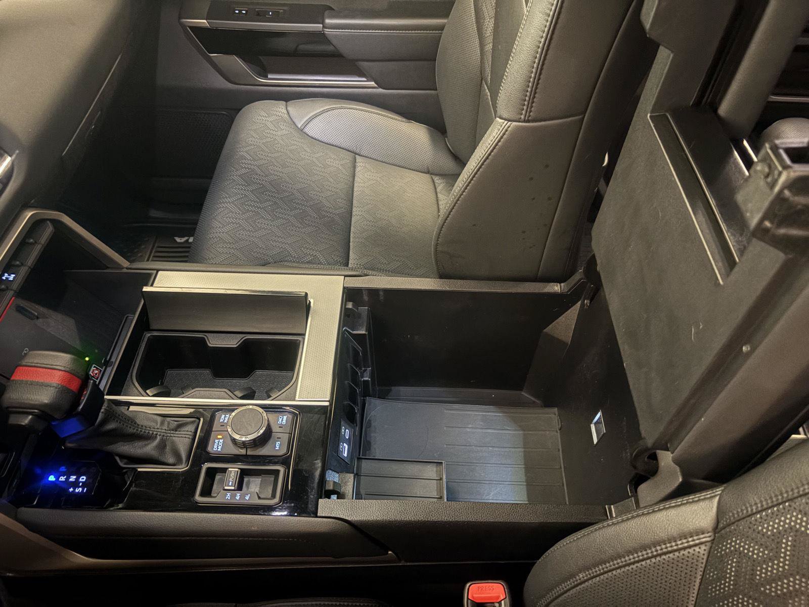 Used 2025 Toyota Sequoia 4WD image 34