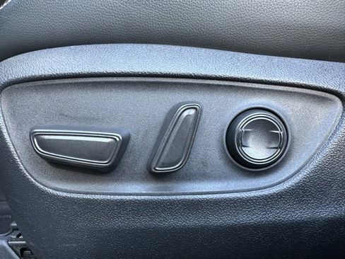 Used 2021 Toyota Highlander Limited image 15