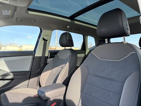 Certified 2023 Volkswagen Taos SE w/ Panoramic Sunroof Package image 21