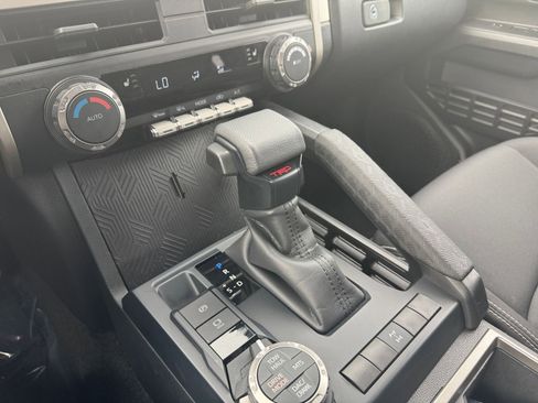 Used 2024 Toyota Tacoma TRD Off-Road AWD/4WD image 36