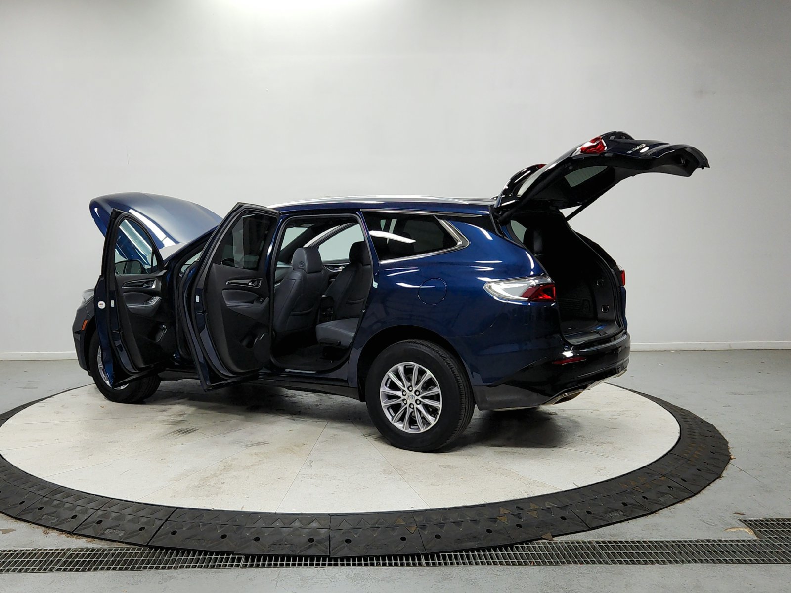 Used 2024 Buick Enclave Essence FWD image 14