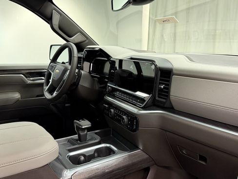 New 2026 Chevrolet Silverado 1500 LTZ w/ LTZ Premium Package image 16