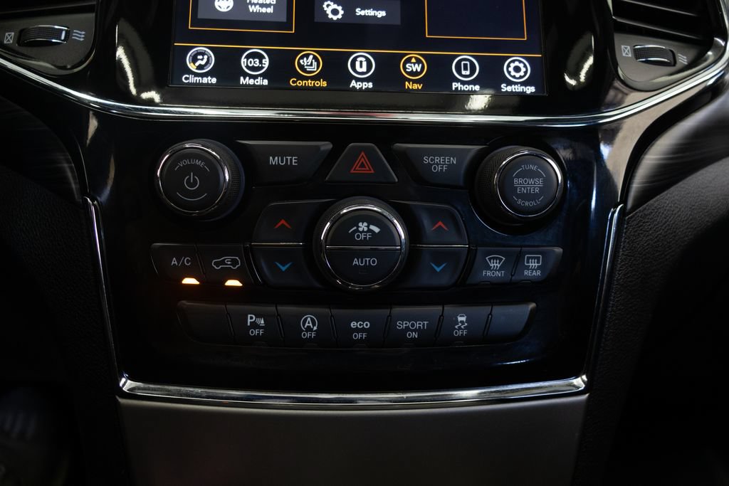 Used 2021 Jeep Grand Cherokee Laredo X AWD/4WD image 33
