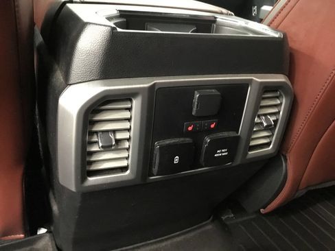 Used 2018 Ford F150 Platinum w/ Equipment Group 701A Luxury AWD/4WD image 31