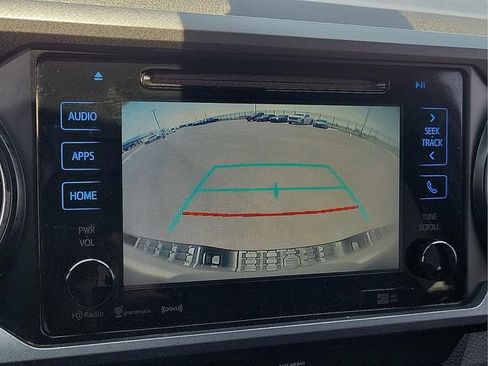 Used 2018 Toyota Tacoma TRD Off-Road AWD/4WD image 28