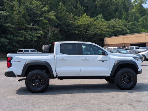 Used 2024 Chevrolet Colorado ZR2 w/ ZR2 Bison Edition AWD/4WD image 10