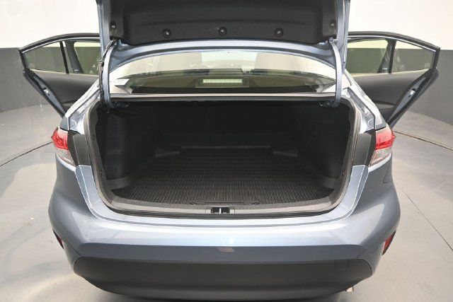 Used 2026 Toyota Corolla LE w/ LE Premium Package FWD image 12