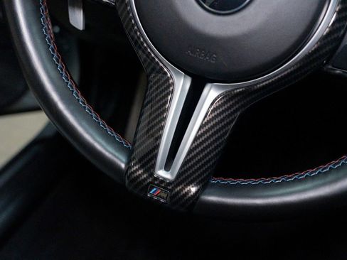 Used 2016 BMW M5 image 42