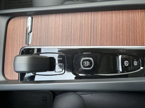 Certified 2024 Volvo XC60 T8 Plus w/ Climate Package image 29