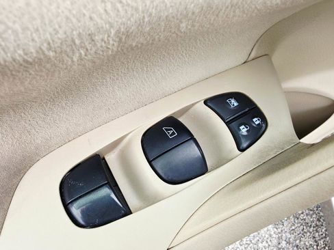 Used 2014 Nissan Altima 2.5 S w/ Display Audio Package FWD image 21
