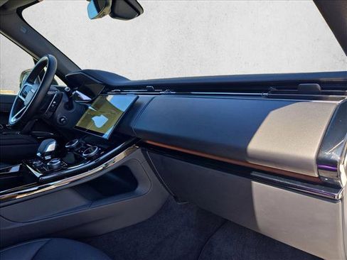 Used 2023 Land Rover Range Rover Sport SE image 22