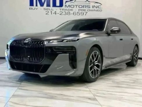 Used 2025 BMW 760i xDrive w/ Executive Package AWD/4WD image 43