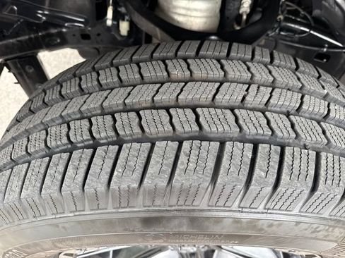 Used 2019 RAM 1500 Limited AWD/4WD image 11