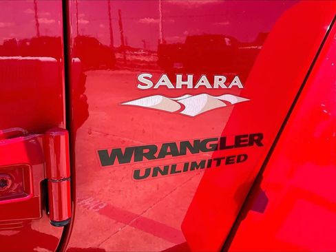 Used 2015 Jeep Wrangler Unlimited Sahara AWD/4WD image 28