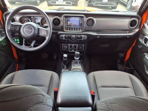 Used 2023 Jeep Wrangler Unlimited Sport AWD/4WD image 4