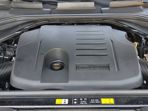 Used 2025 Land Rover Range Rover Sport SE AWD/4WD image 15