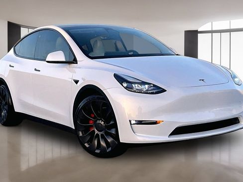 Used 2023 Tesla Model Y Performance AWD/4WD image 3