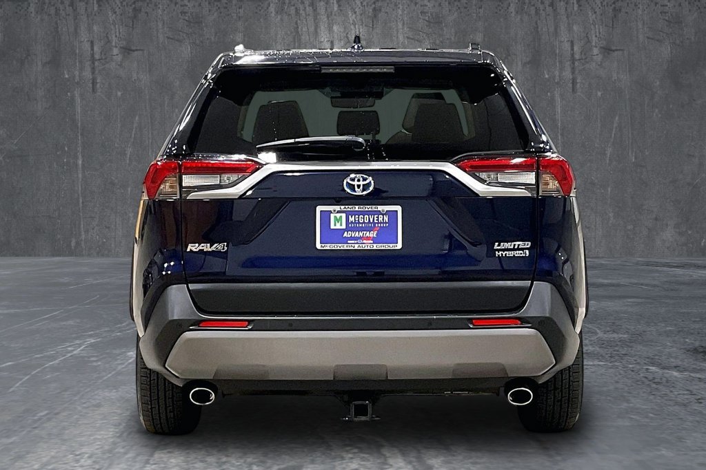 Used 2020 Toyota RAV4 Limited AWD/4WD image 6