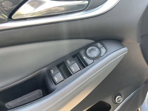 Used 2019 Buick Enclave Essence FWD image 11
