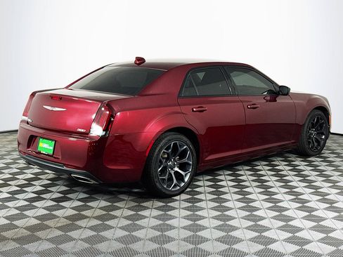 Used 2019 Chrysler 300 Touring w/ Sport Appearance Package RWD image 8
