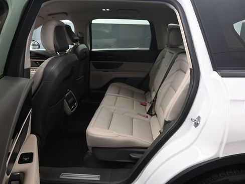 Used 2024 Lincoln Nautilus Premier AWD/4WD image 20