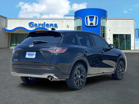 Certified 2025 Honda HR-V Sport image 6