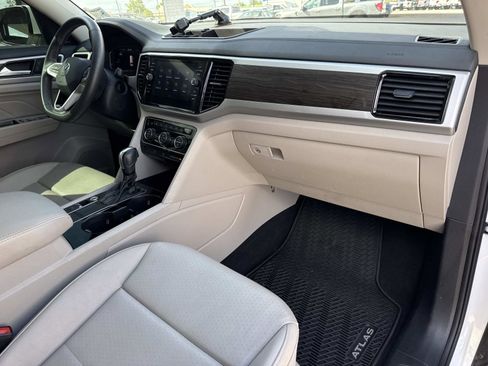 Used 2022 Volkswagen Atlas SE image 13