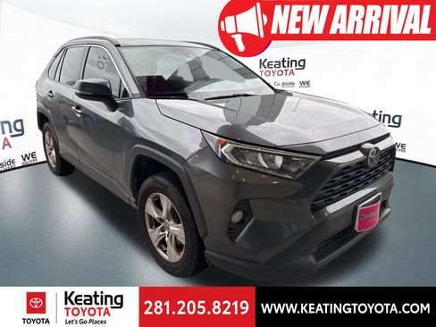 Used 2021 Toyota RAV4 XLE image 1