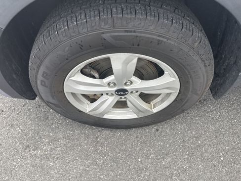 Used 2023 Kia Sorento LX AWD/4WD image 10
