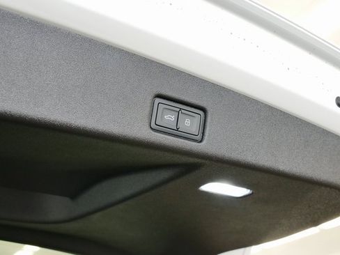 New 2025 Audi Q5 Prestige image 14