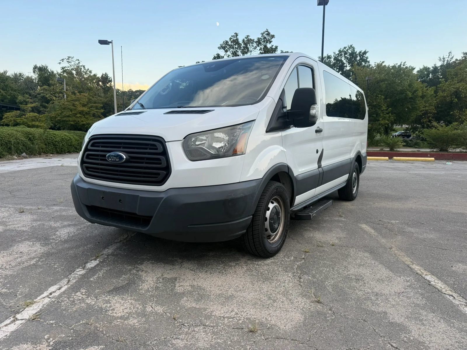 Used 2016 Ford Transit 150 XL RWD image 3