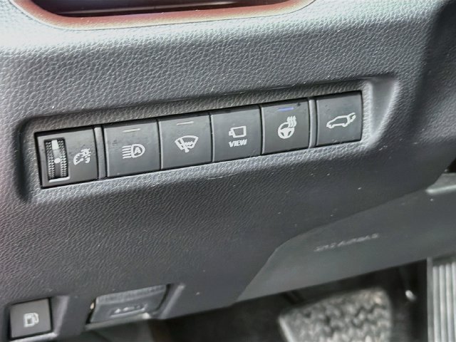Used 2020 Toyota RAV4 Limited AWD/4WD image 10