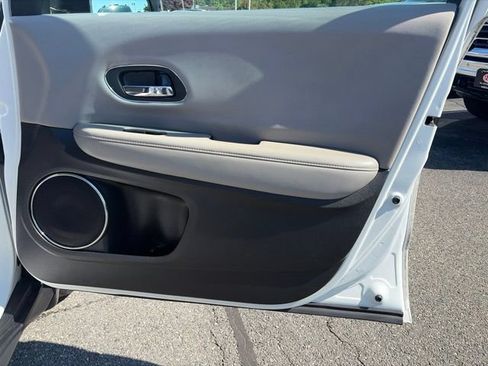 Used 2018 Honda HR-V EX image 17