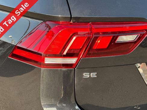 Certified 2022 Volkswagen Tiguan SE w/ Panoramic Sunroof Package image 28