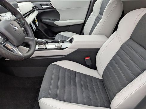 New 2026 Mitsubishi Outlander SE AWD/4WD image 12