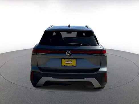 Used 2026 Volkswagen Tiguan SE FWD image 12