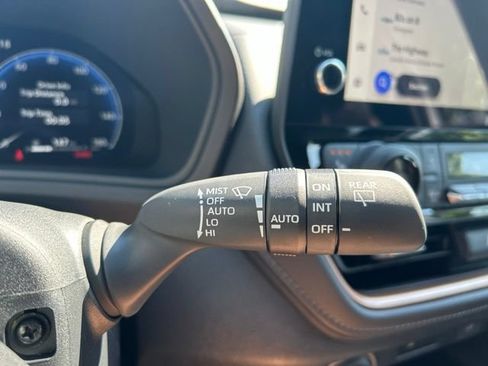 Used 2026 Toyota Grand Highlander AWD Hybrid image 17